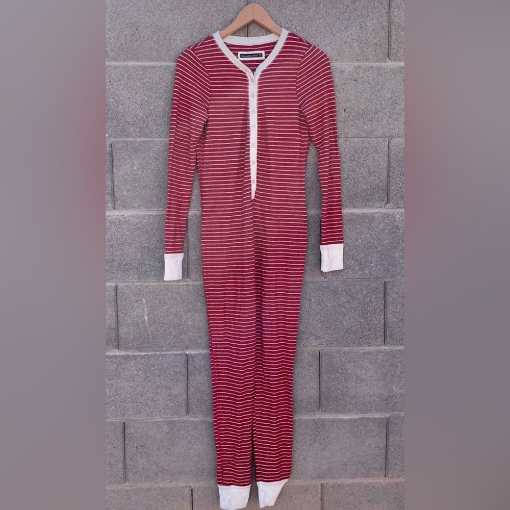Abercrombie and fitch red white striped thermal henley